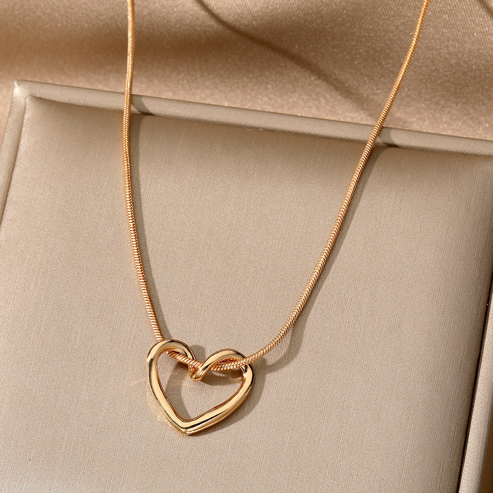 Niche Hollow Heart Necklace For Women - Trenvo