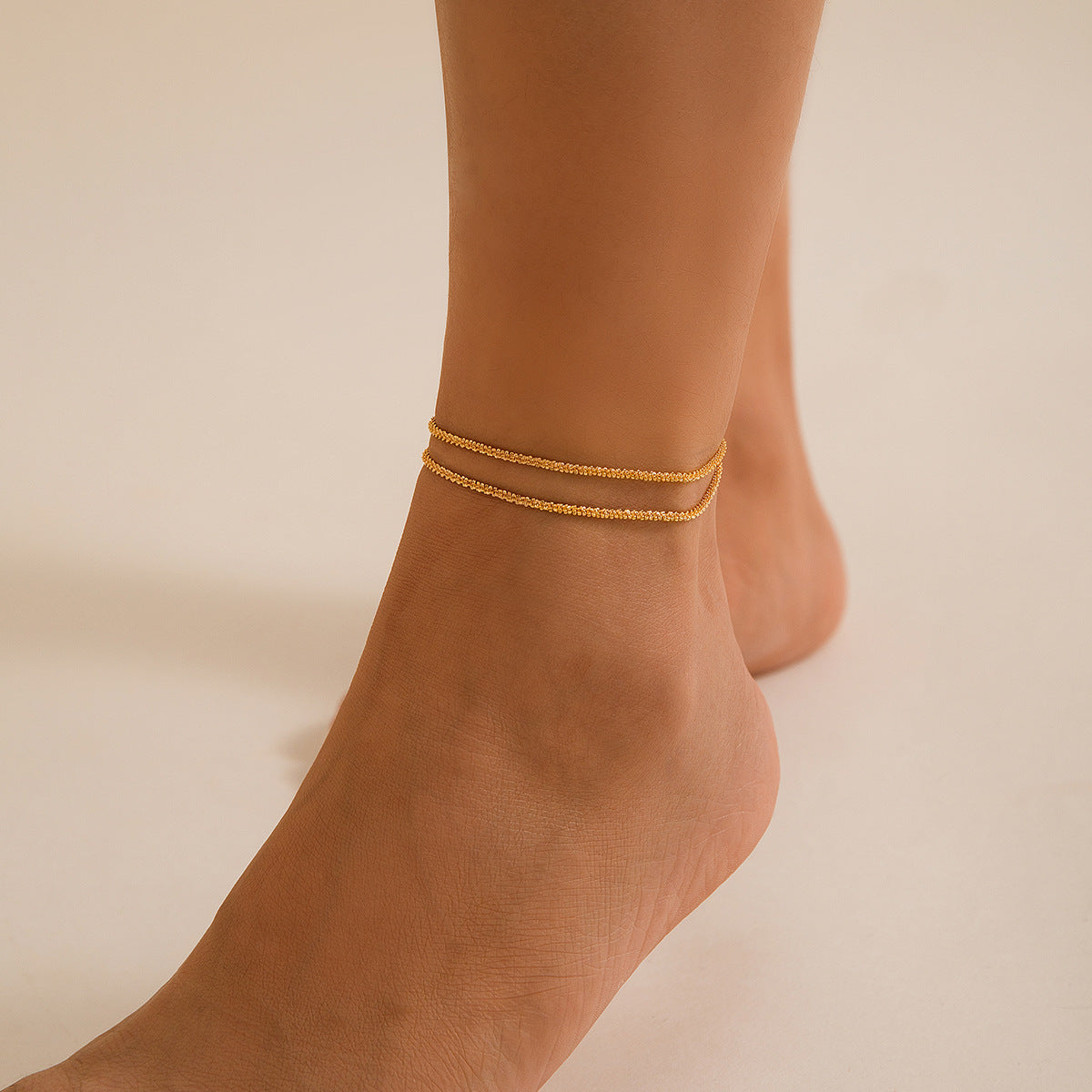 Sparkling Slim Chain Metallic Anklet – Elegant & Versatile - Trenvo