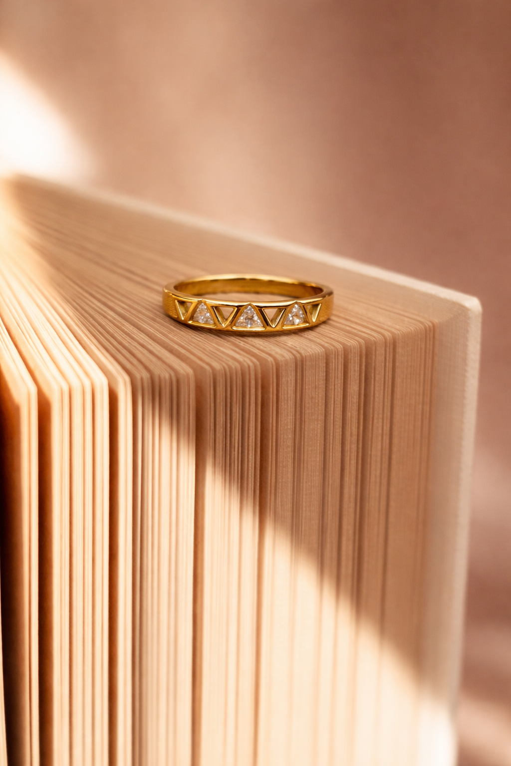 Golden Geometry Ring ✨ - Trenvo