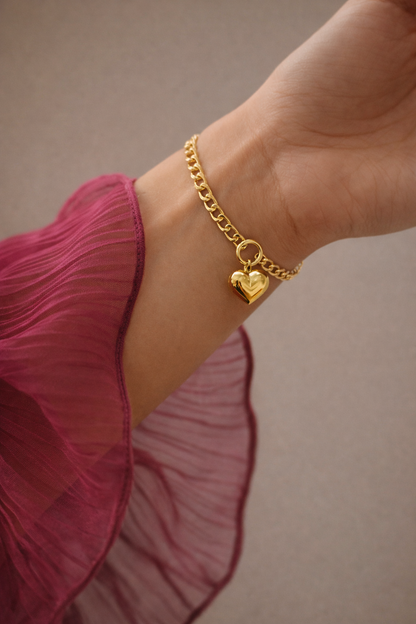Golden Heart Charm Bracelet ✨ - Trenvo