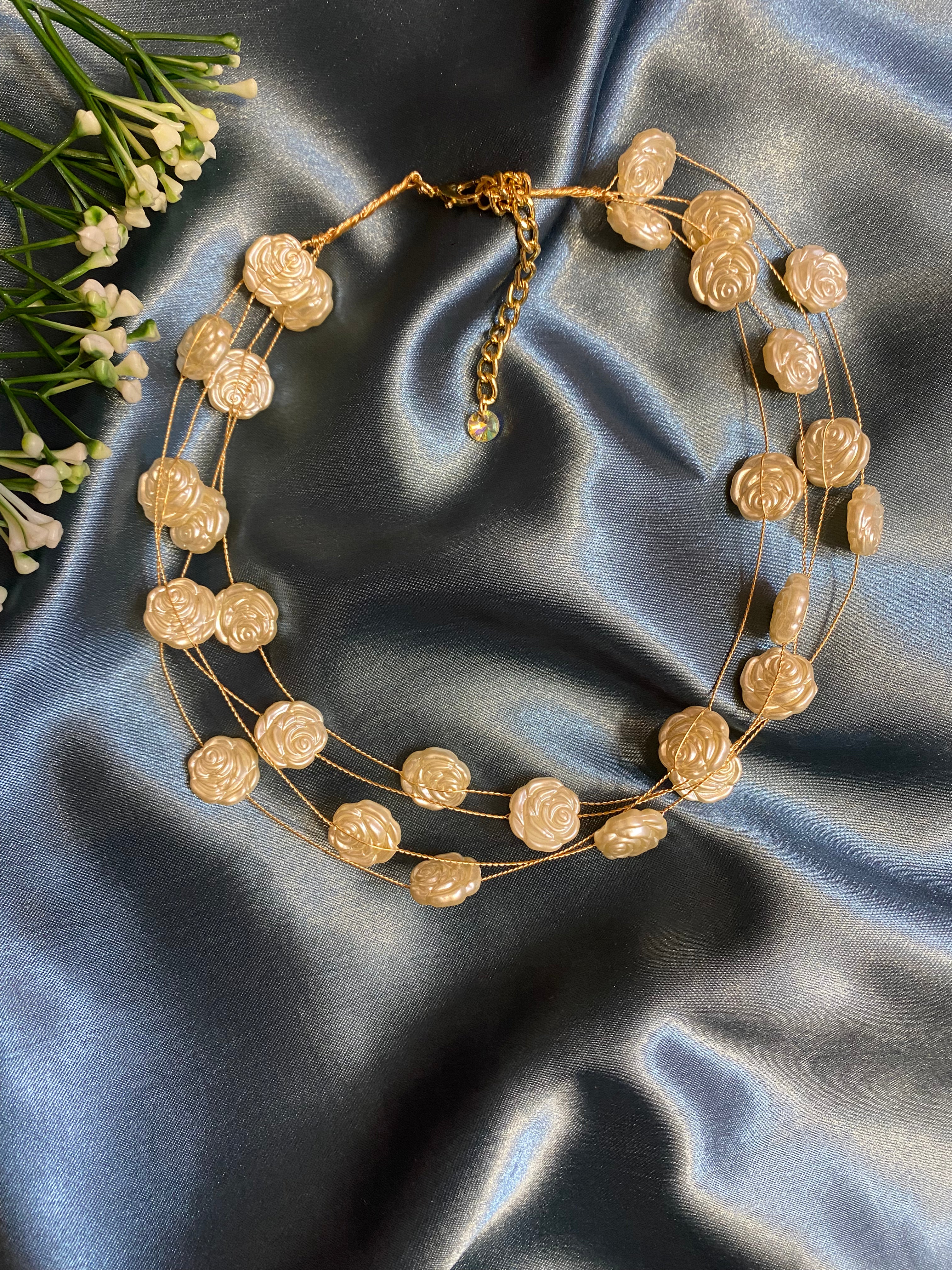 Rose Pearl Daydream Necklace ✨ - Trenvo