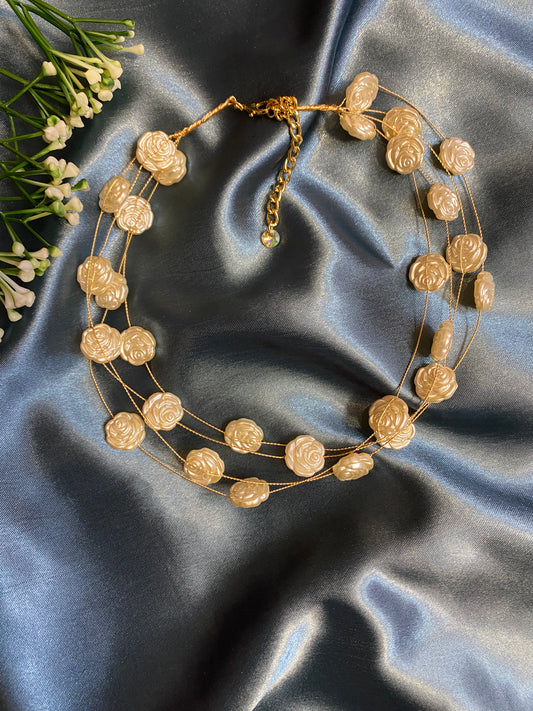 Rose Pearl Daydream Necklace ✨ - Trenvo