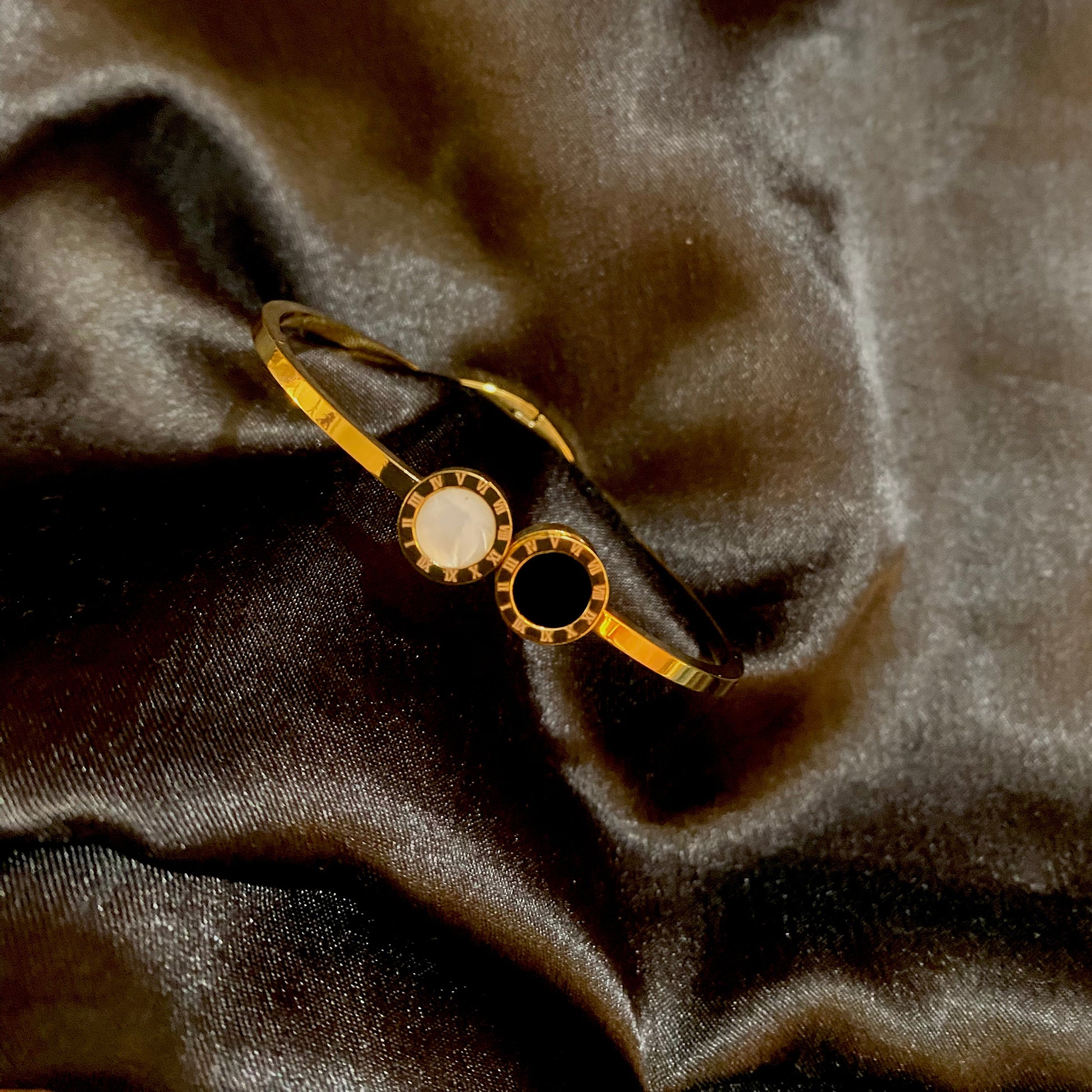 Moon & Midnight Bracelet ✨ - Trenvo