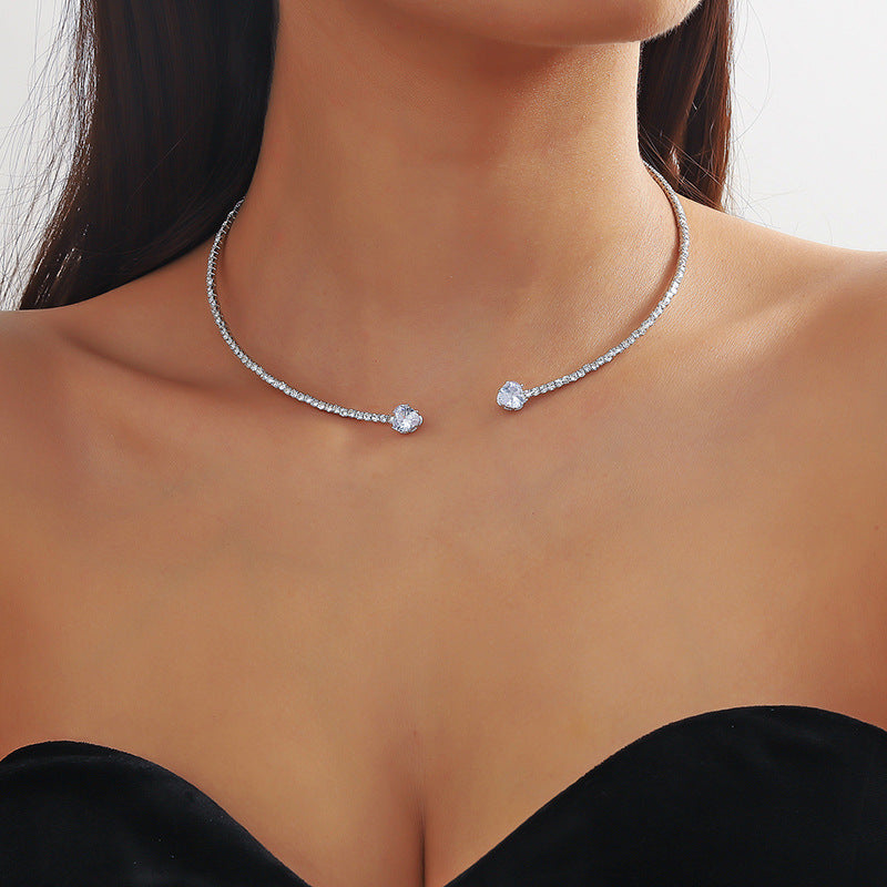 Rhinestone Heart Choker Necklace – Silver, Open Collar Design, Elegant & Simple Women’s Jewellery. - Trenvo