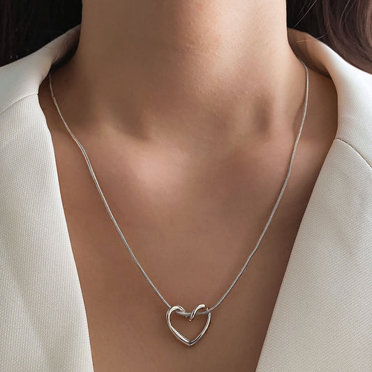 Niche Hollow Heart Necklace For Women - Trenvo
