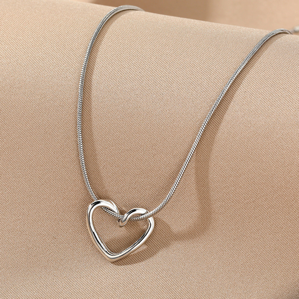 Niche Hollow Heart Necklace For Women - Trenvo